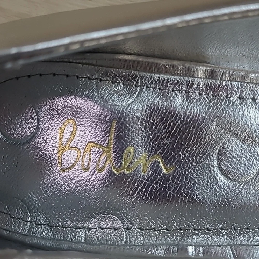 Boden Elegant Silver Women's Shoes with Pearl Detail Size 39/8 - Picture 7 of 9
